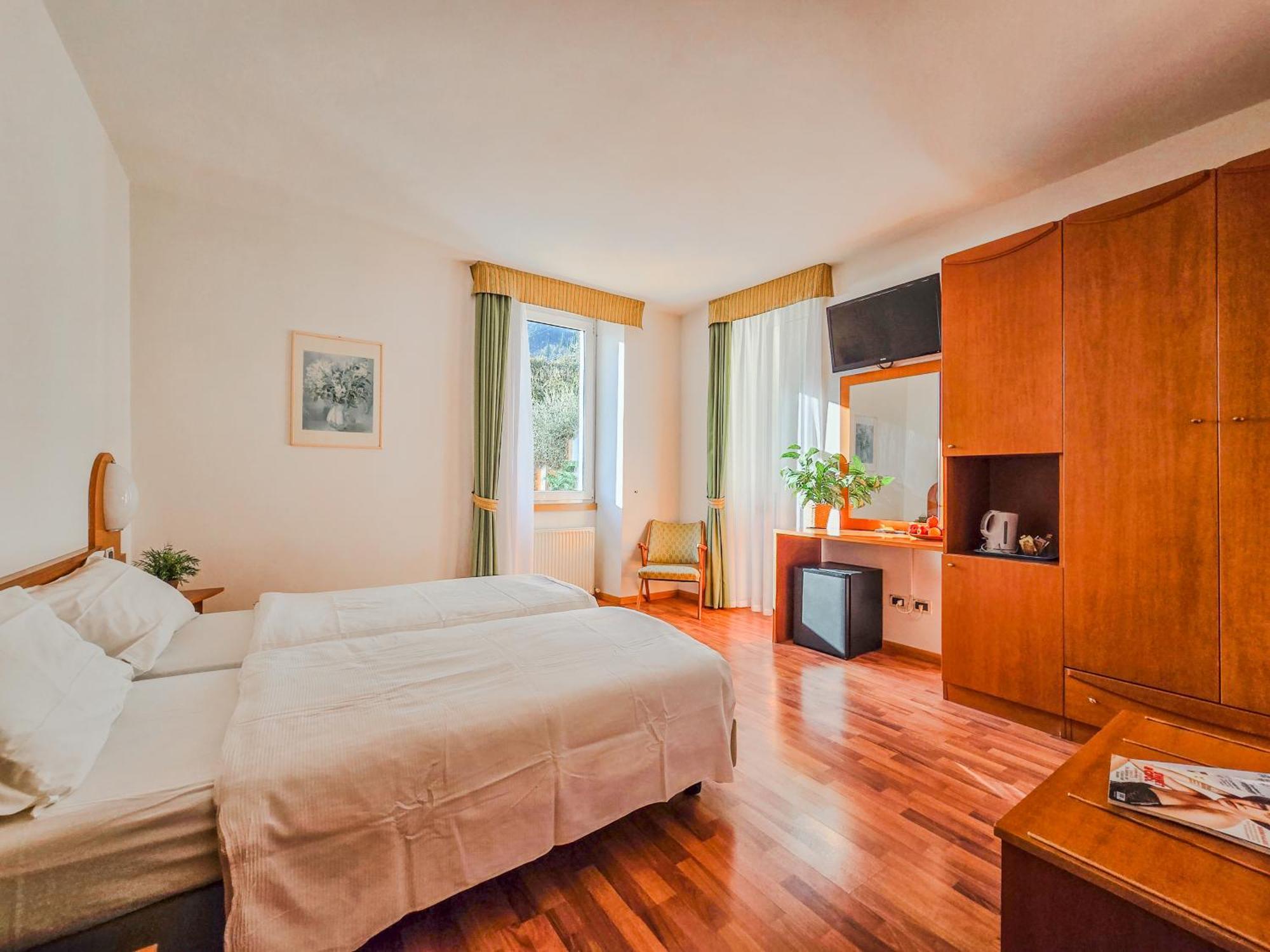 Aparthotel Englovacanze Рива-дель-Гарда Экстерьер фото