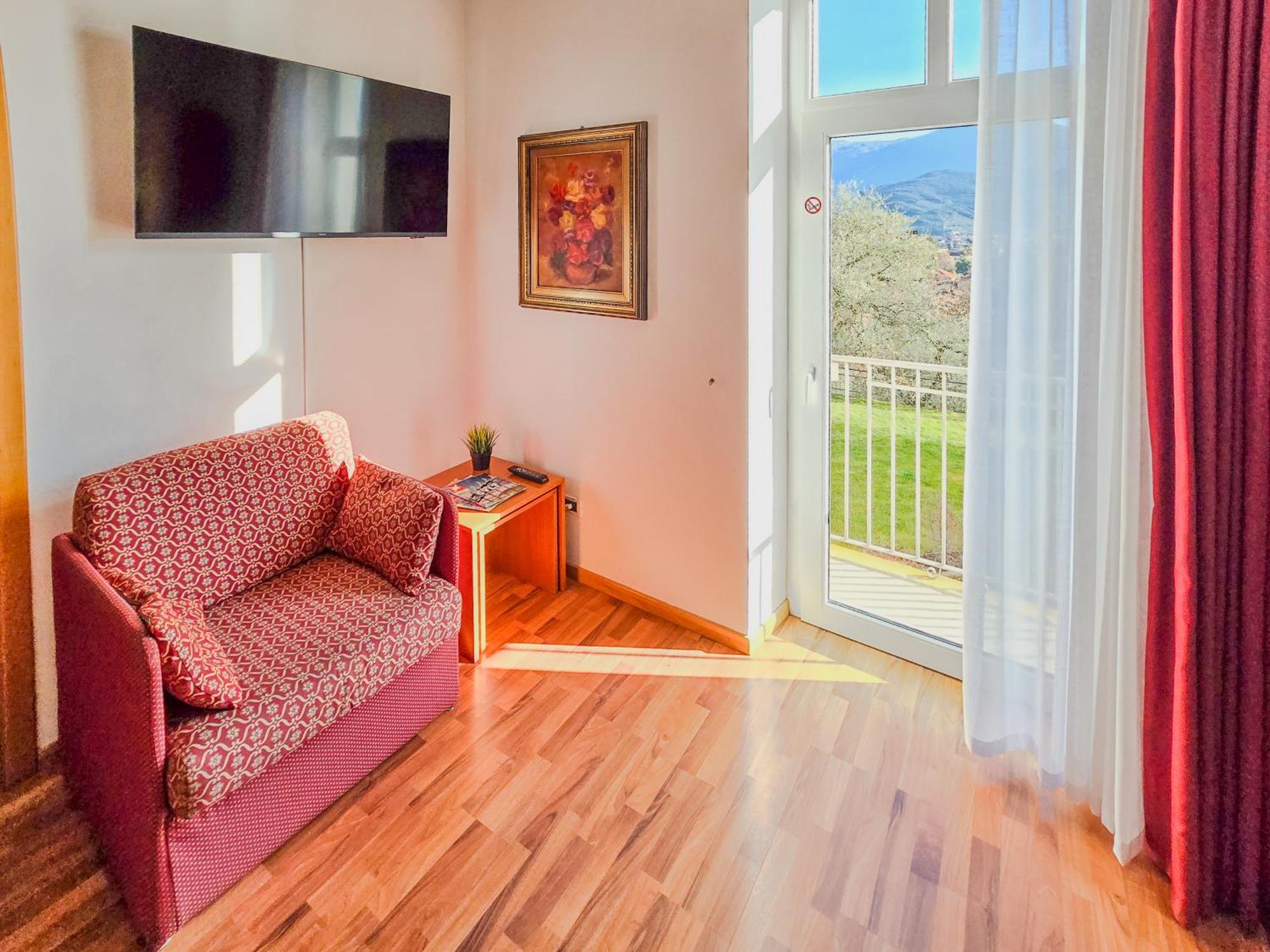 Aparthotel Englovacanze Рива-дель-Гарда Экстерьер фото