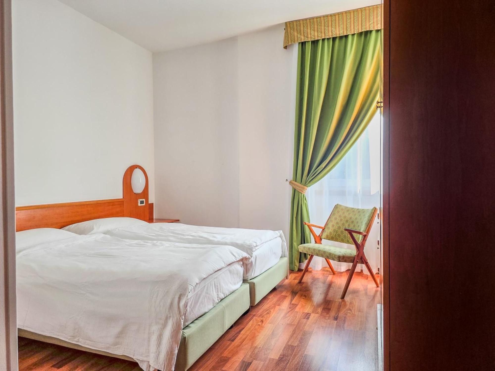 Aparthotel Englovacanze Рива-дель-Гарда Экстерьер фото