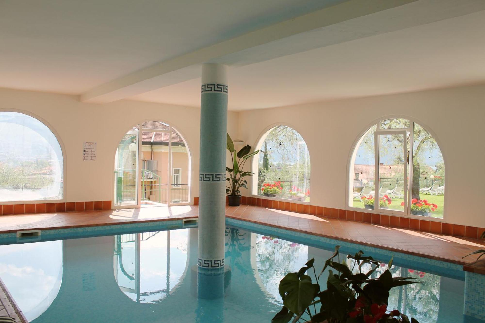Aparthotel Englovacanze Рива-дель-Гарда Экстерьер фото
