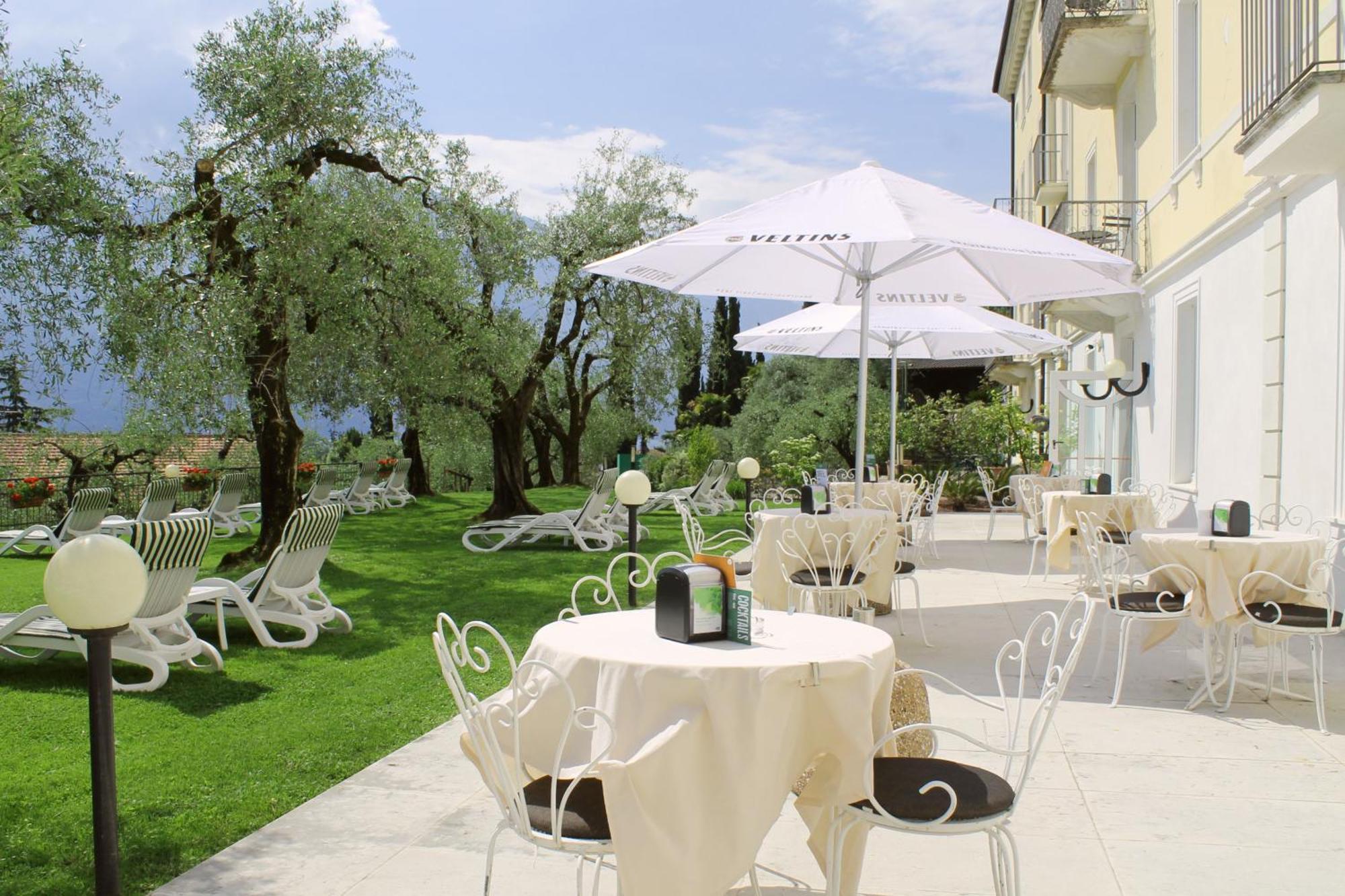 Aparthotel Englovacanze Рива-дель-Гарда Экстерьер фото