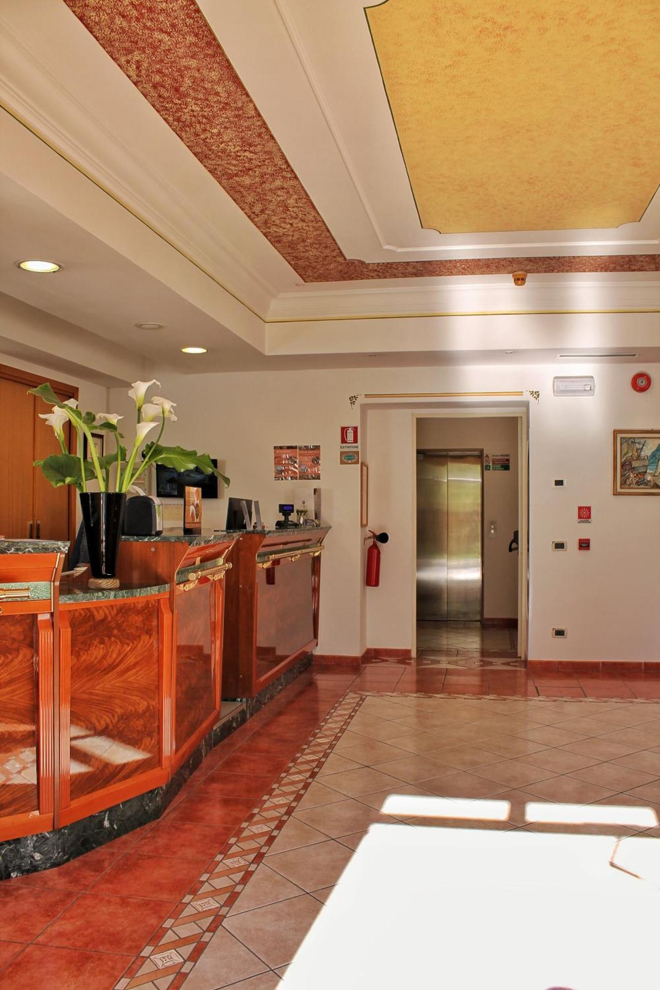 Aparthotel Englovacanze Рива-дель-Гарда Экстерьер фото